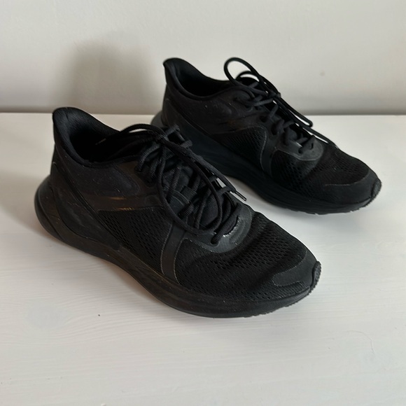 Lululemon Blissfeel Women's Running Shoe in Black/Black/Black - Picture 2 of 7